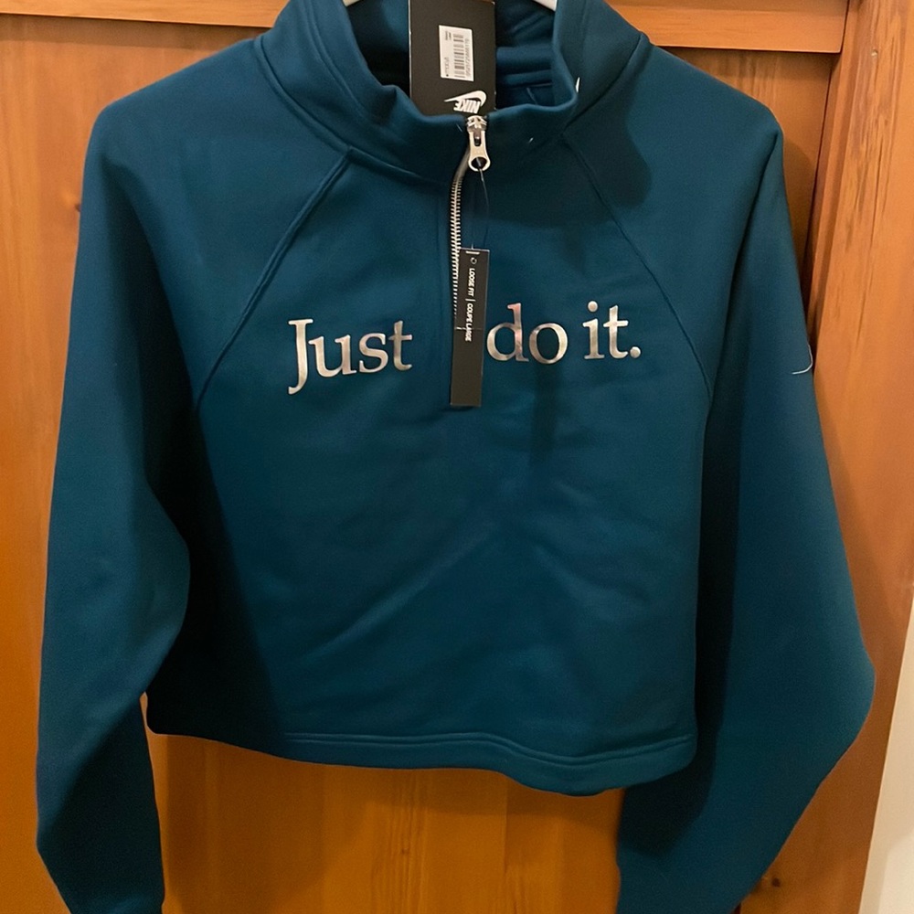 NWT Nike quarter zip
